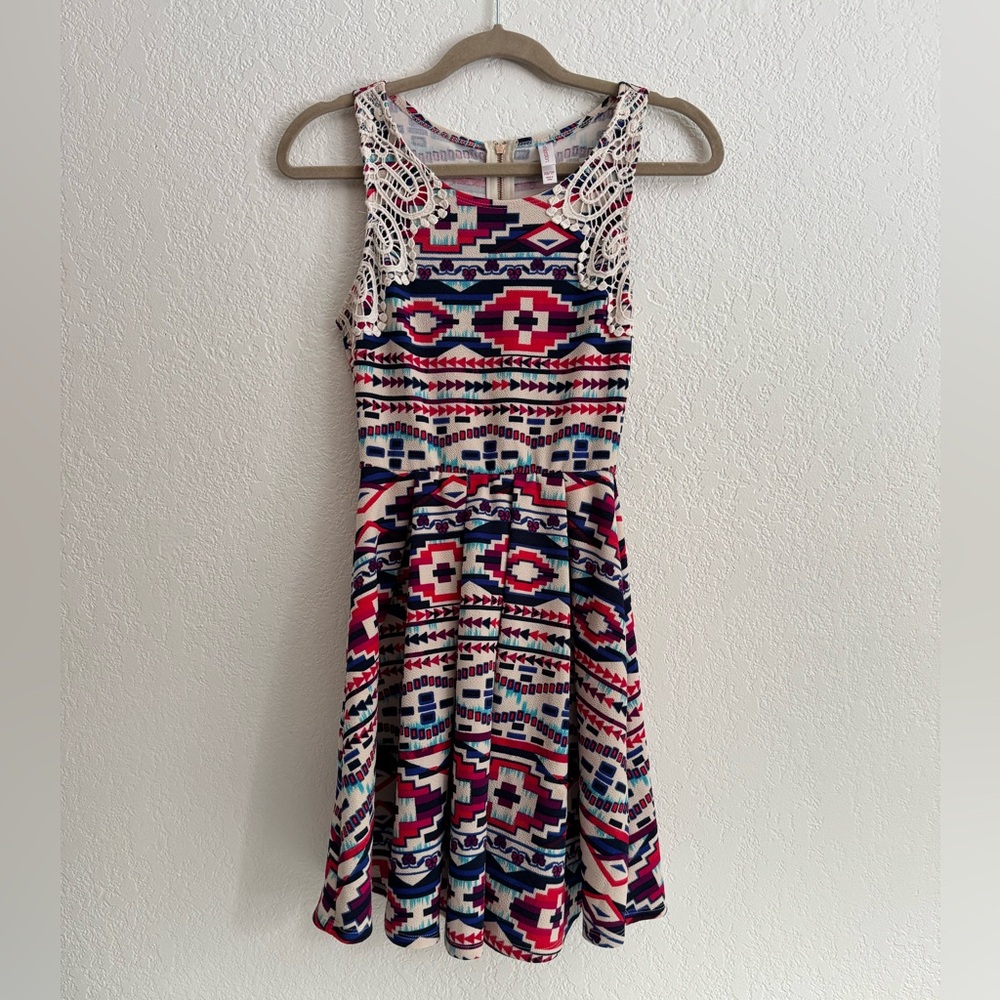 Tribal Print Sleeveless Dress with Lace Detail